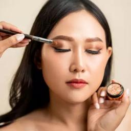 Jasa Makeup Untuk Konser/Graduation
